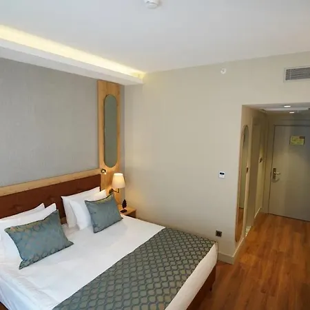 Hotel Grand Sirkeci 4*