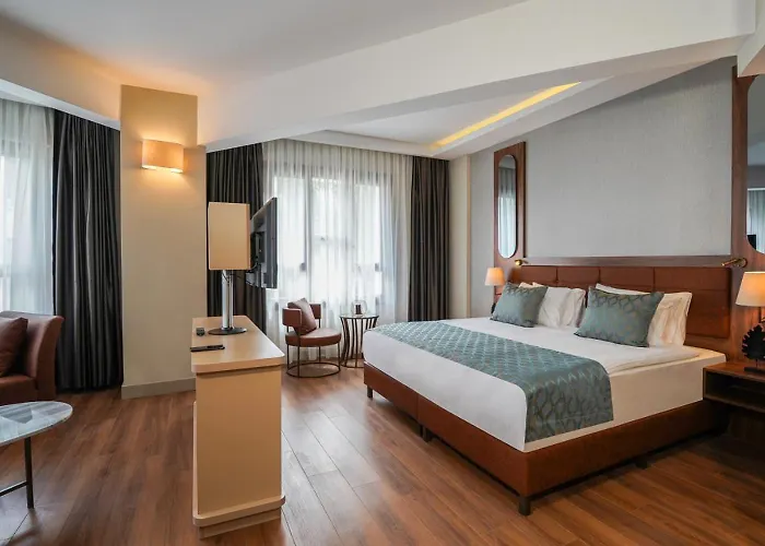 Отель Grand Sirkeci 4*